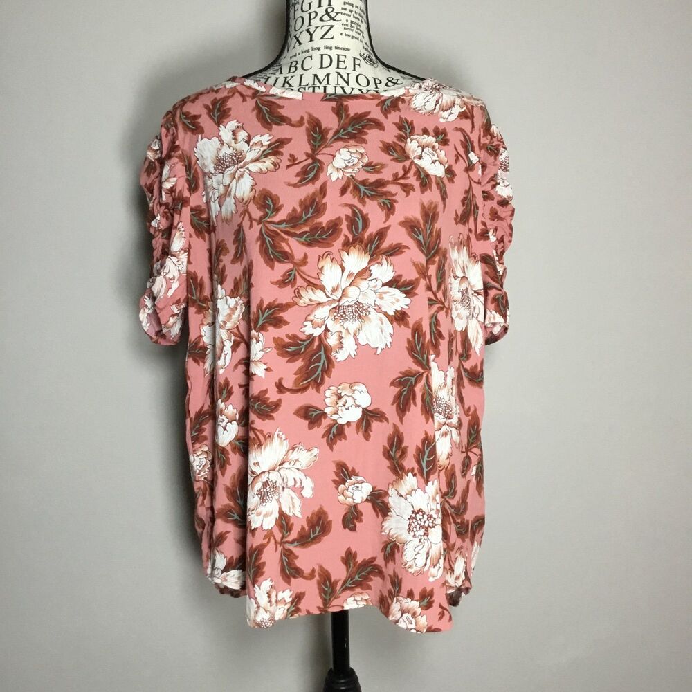 Pink peach bold floral top short raunched sleeves summer vacation cottagecore L